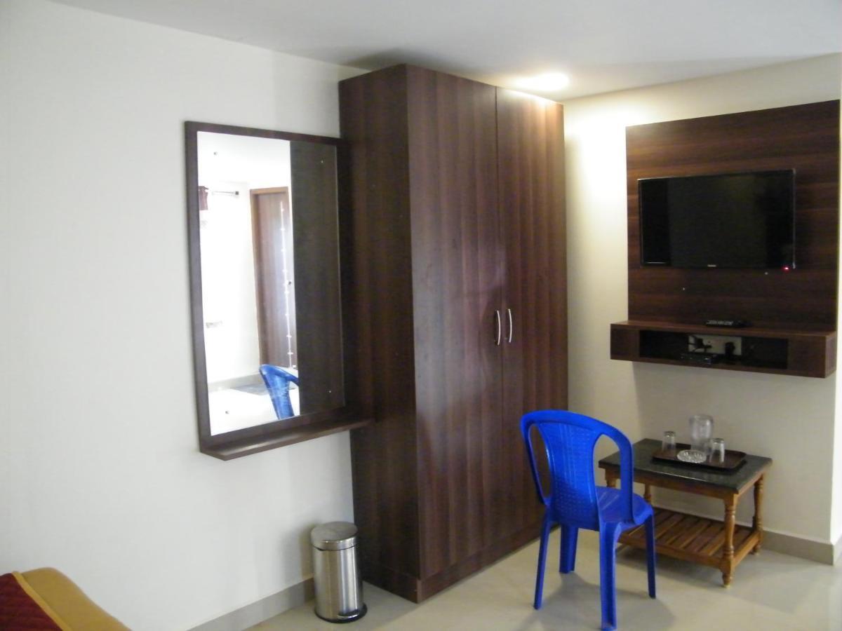 The White House Residency Hotel Chennai Exterior foto